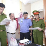 Bắt Hiệu trưởng và kế toán một trường Mầm non ở Lào Cai