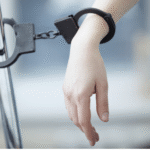 Con gái dùng giấy tờ của mẹ để lừa đảo chiếm đoạt tiền ngân hàng