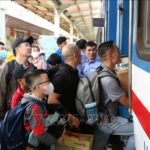 Công đoàn Việt Nam hỗ trợ vé máy bay, vé tàu miễn phí giúp công nhân khó khăn về quê dịp Tết