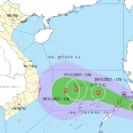 Áp thấp nhiệt đới tăng tốc vào Biển Đông, nguy cơ thành bão ngay trong 24 giờ tới