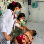 Nhiều trẻ ở TP.HCM mắc tay chân miệng chuyển nặng, bác sĩ cảnh báo gì?