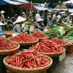 Ớt tươi bất ngờ “vọt” 160.000 đồng/kg ở TP.HCM: Rau giảm mạnh nhưng ớt lại lập đỉnh giá mới