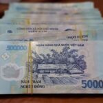 Thu nhập trên 100 triệu đồng/tháng vẫn chịu thuế 35%: Bộ Tài chính giải thích lý do chưa thể giảm thuế suất