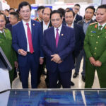 Thủ tướng yêu cầu dứt điểm thủ tục “rườm rà, vòng vo”: Việc gì dân, doanh nghiệp làm tốt hơn thì giao cho dân